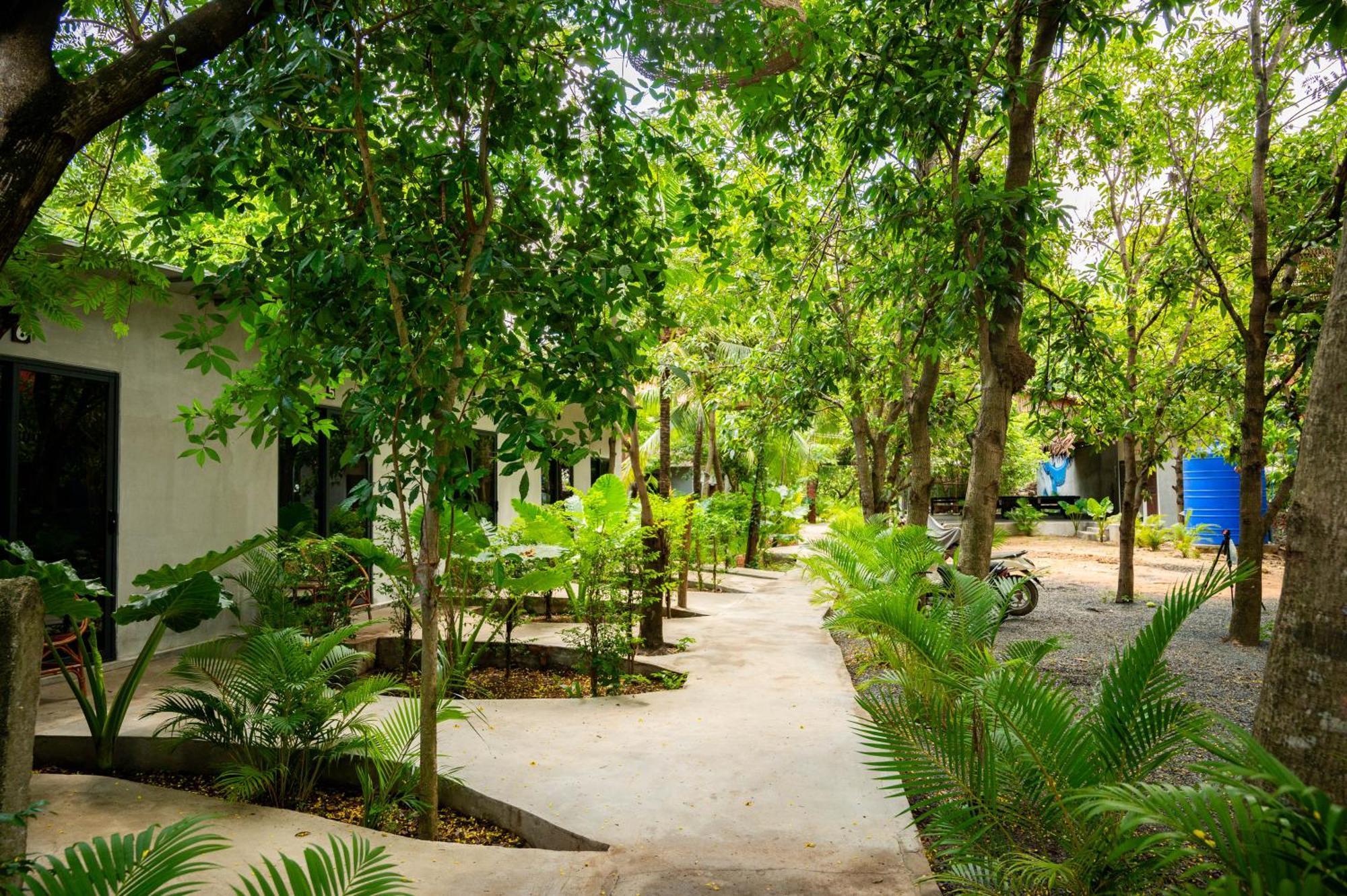 Banyan Tree Hostel Kampot Exterior foto